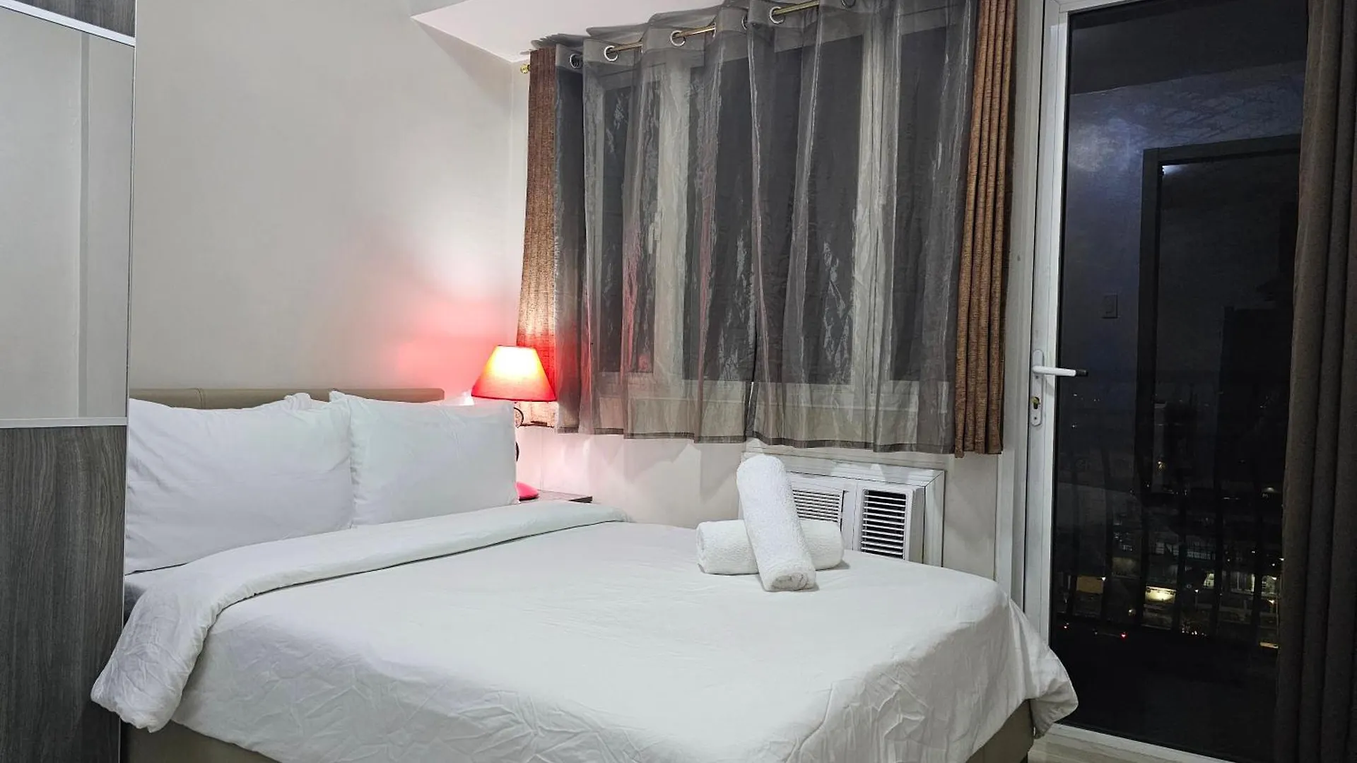 Solemare Parksuites Condominium - Condo R Us Manila